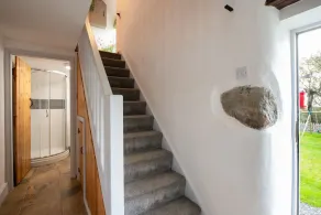 Bryn Lon Mawr: 5-Bed Barn Conversion in Caergeiliog | Managed by Anglesey Holiday Lettings - Image 2
