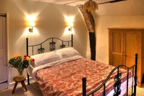 Romantic Holidays For Two In 17th Century Cotswold Cottage - Image 3