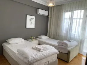 All air conditioned & Heated 3 bedrooms Flat in the City. - Image 2