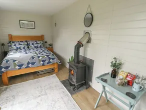 Llewelyn Shepherds Hut - Image 4