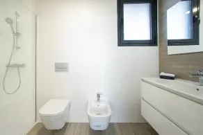 Elegant sea front EAST WIND APARTMENT - Image 2