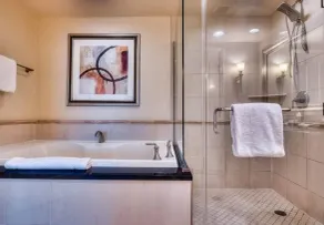 Awesome The Signature MGM condo with Strip view. No resort fee! - Image 5