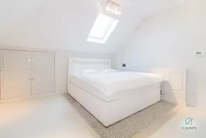 MODERN, MINIMALIST FLAT IN VIENNA - Image 5
