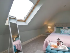 WALTON HOUSE COTTAGE, romantic, with hot tub in Chapel-En-Le-Frith - Image 5
