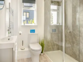 4 bedroom accommodation in Near Newport - Image 5