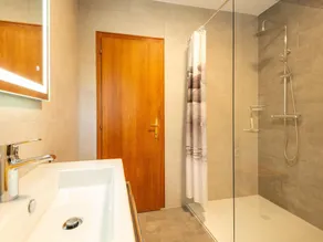 Spacious Apartment With Balcony - Image 4