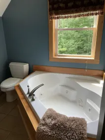 Gorgeous Cabin tucked in the woods for your Hidden Pittsburg getaway. - Image 2