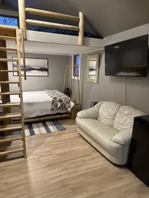 Gray’s Riverside Camp Cabin 2 - Image 5