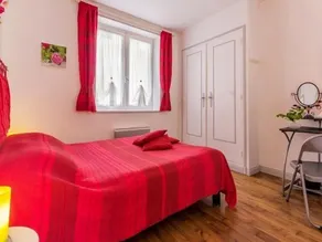 Cozy Renovated Cottage Near Nantes Canal with Private Garden and Bikes - Image 4