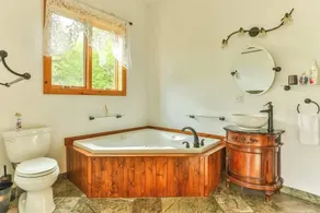 Hunter Mountain Luxury Cabin | Hot Tub | Fire Pit - Image 4