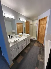 ⭐️ Townhome On Bus Route, NordicTrails HeatedGarage, Close to Slopes EV Charger - Image 2