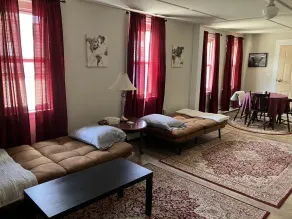 😊Cozy Downtown🍷FreeWine🍷10min to Portsmouth/UNH🚘 - Image 4