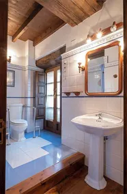El Tresmayu. Manor house with garden in Lastres. Sea and mountain views. - Image 4