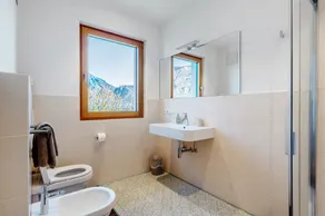 Modern Apartment \"3 Weger\" with Panoramic Mountain Views, Balcony, and Wi-Fi - Image 3