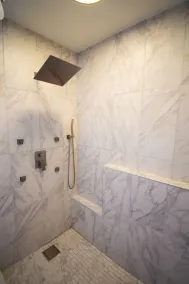 Inviterer Henderson Home med privat pool - Image 5