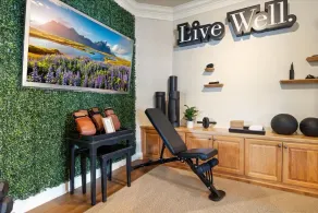 Lakeside Lux Where EVERY Luxury Awaits - Image 4