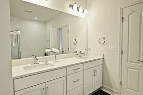 Beautiful 4 bed townhouse in Bishop's Landing Community! Pool, Basketball and Pickleball Courts, Playground, Shuttle, Wifi, Fitness Center! - Image 3
