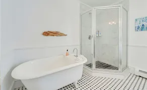 931 Beach Guest House  - Image 2