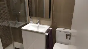 FULL CENTER REFURBISHED 6 SEATS WIFI. 3 MINUTES FROM LAUREL STREET WALKING - Image 4