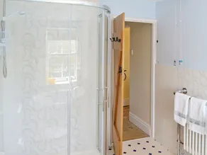 2 bedroom accommodation in West Beckham, near Sheringham - Image 3