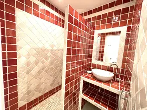 Beautiful apartment with waterfront garden at 50m from the sea - Image 2