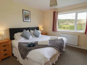 Glanyrafon Bungalow, ST HARMON - Image 3