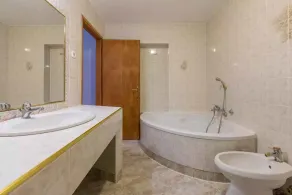 Holiday apartment with a/c - Image 4