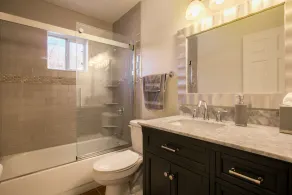 IDEALT PLATS !!  LUXURIOUSLY COMFORTABLE BEDS! PRIVAT Gård! FULLT LAGERAD! - Image 3