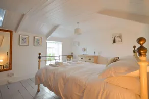 A spacious, detached cottage with character and charm, located in St Agnes. - Image 5