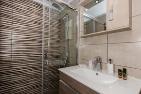 Iris holiday house is brand new, equipped with all the modern amenities! - Image 5