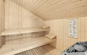 Cozy home in Nexø with sauna - Image 2