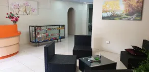 Queen's Comfort Inn - Image 5
