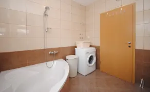 Large apartment close to the beach - Image 4