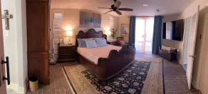 Waterfront lake house, huge deck, king beds, family friendly on Lake Livingston! - Image 5