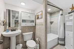This BEACH BLOCK adorable condo at the Ocean View is one of Avalon's perfect places to get-a-way - Image 2