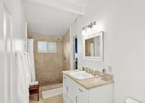 Renovated Mid-century - Walk to Harbor/Doheny! - Image 2