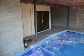 Cozy accommodation in complex 4 cottages outdoor pool, spa, paddle ... - Image 2