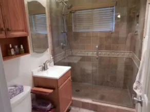 Bunni's Beach Condo ~ WOW !!  Free assigned parking!  Calendar up to date... - Image 2