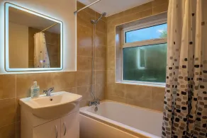 Woodland Retreat in High Wycombe - Image 2
