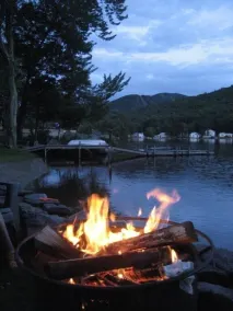 Magnifique chalet au bord du lac sur le lac Mountainview à Sunapee, NH - Image 2