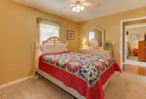Lakehouse with covered dock, slide, and outdoor kitchen! Close to I-75, trails. - Image 4