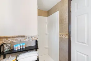 King Bed | Private Parking | Strong WiFi - Image 3