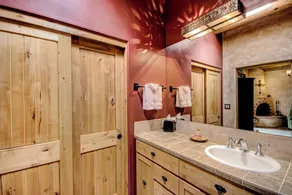 Cowboy Villa - Image 4