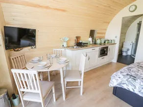AILSA CRAIG, pet friendly, character holiday cottage in Great Witley - Image 4