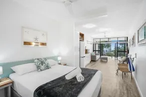 Luxury Escape in Trinity Beach! - Image 3