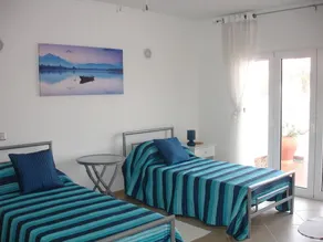 Splendida casa con 5 camere da letto e 4 bagni con grande piscina a pochi passi dalla spiaggia. - Image 5
