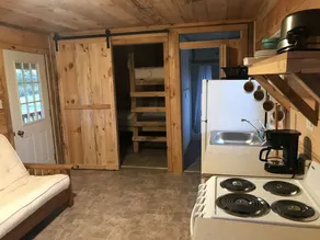 Dillenbeck Bay Cabins-Suite 3 - Image 2