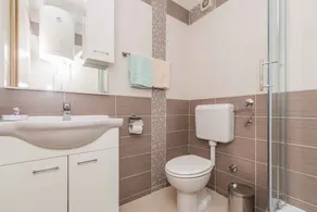 Holiday apartment with air conditioning and sea view - Image 2
