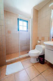 Comfortable 2-Bedroom House in Aruba - Image 5