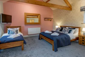 Contemporary, modern barn conversion with private hot tub - Image 5